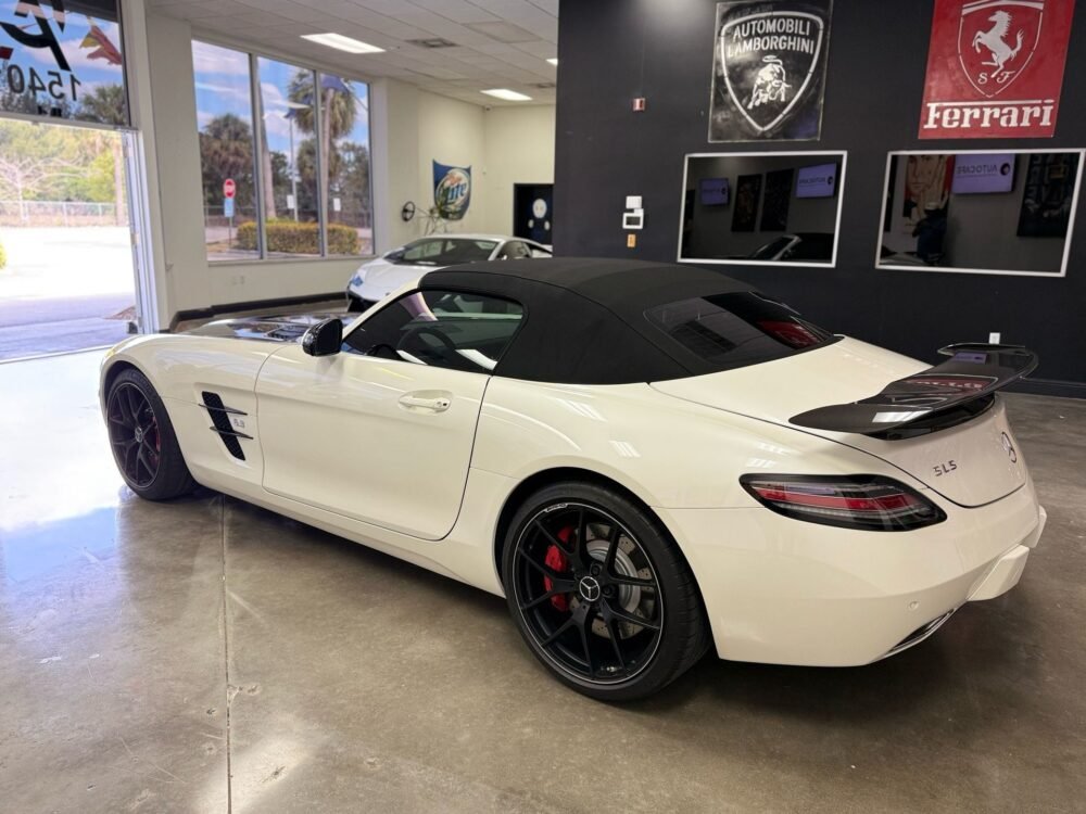 2015 Mercedes-Benz SLS AMG GT 2dr Roadster SLS AMG GT Final Edition23